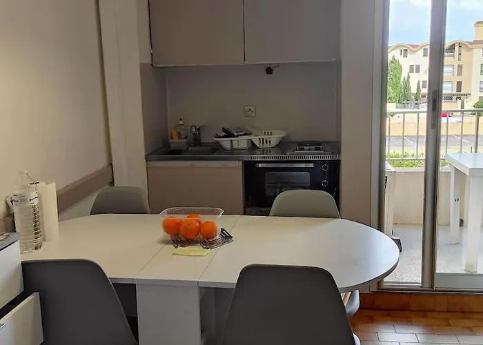 Апартаменты Petit Sympa Clim Piscine Balcon *