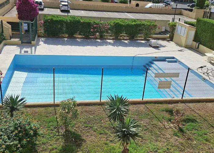 Апартаменты Petit Sympa Clim Piscine Balcon *